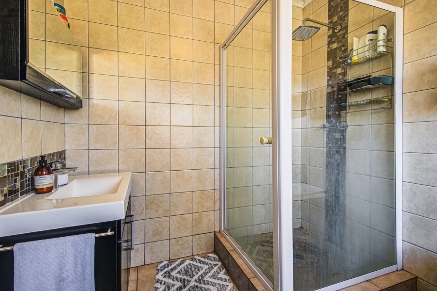 3 Bedroom Property for Sale in Glen Marais Gauteng