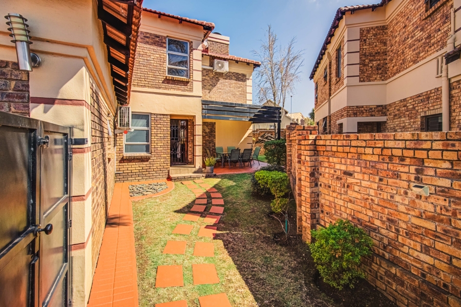 3 Bedroom Property for Sale in Glen Marais Gauteng