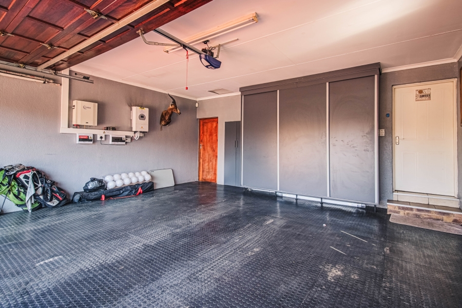 3 Bedroom Property for Sale in Glen Marais Gauteng