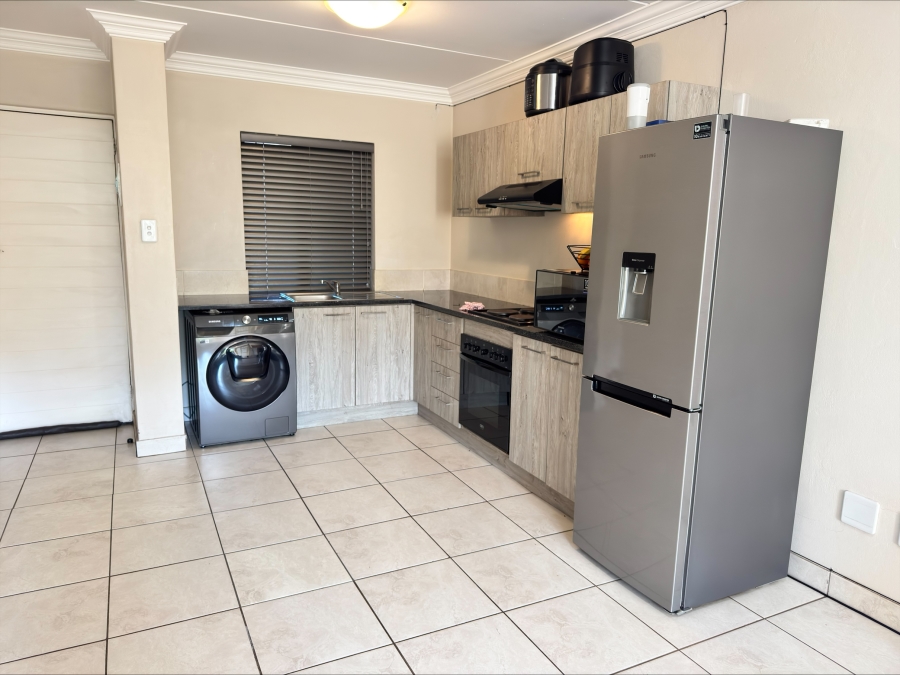2 Bedroom Property for Sale in Wychwood Gauteng