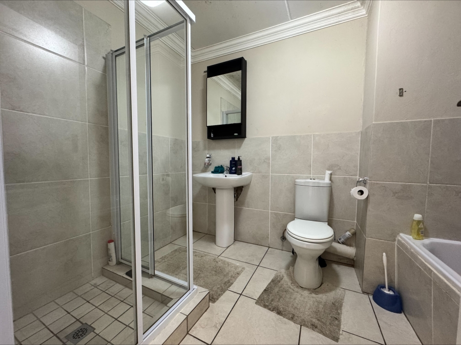 2 Bedroom Property for Sale in Wychwood Gauteng