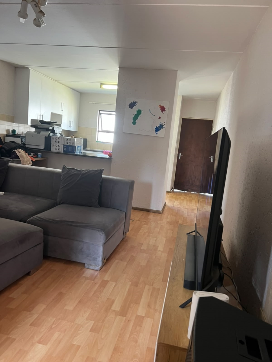 To Let 2 Bedroom Property for Rent in Vorna Valley Gauteng