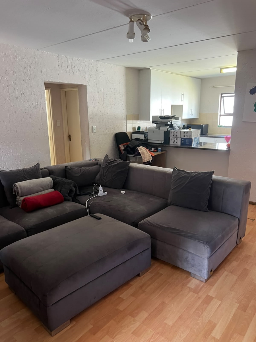To Let 2 Bedroom Property for Rent in Vorna Valley Gauteng
