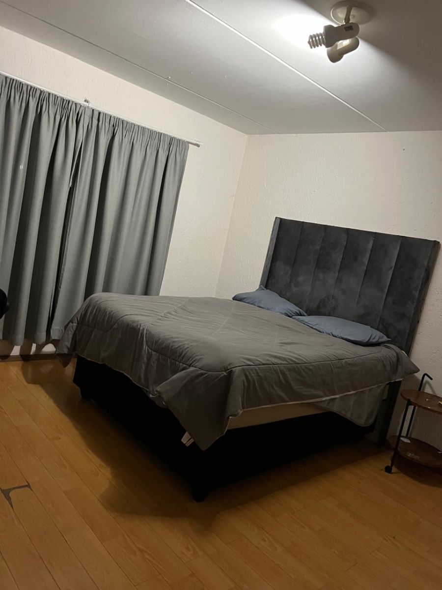 To Let 2 Bedroom Property for Rent in Vorna Valley Gauteng