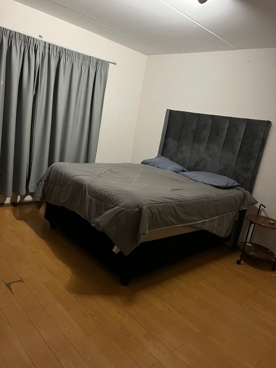 To Let 2 Bedroom Property for Rent in Vorna Valley Gauteng