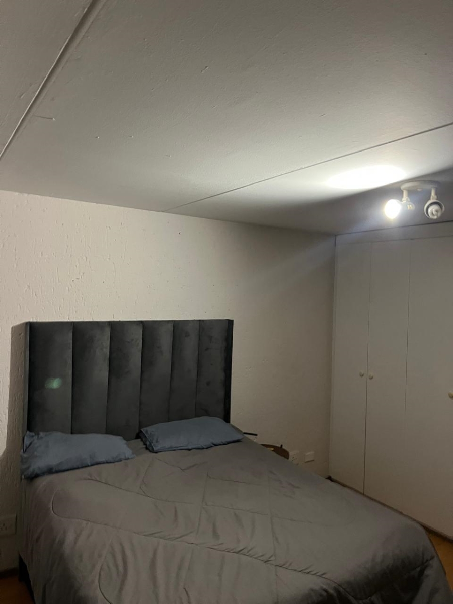 To Let 2 Bedroom Property for Rent in Vorna Valley Gauteng