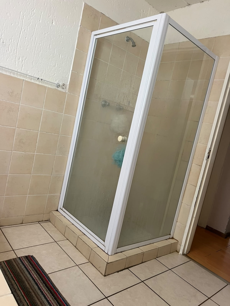 To Let 2 Bedroom Property for Rent in Vorna Valley Gauteng