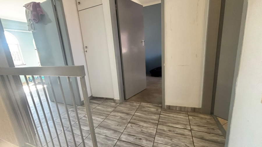 2 Bedroom Property for Sale in Dayanglen Gauteng