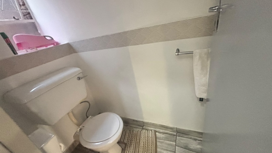 2 Bedroom Property for Sale in Dayanglen Gauteng