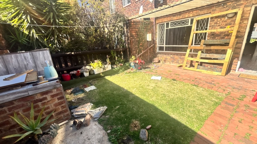 2 Bedroom Property for Sale in Dayanglen Gauteng