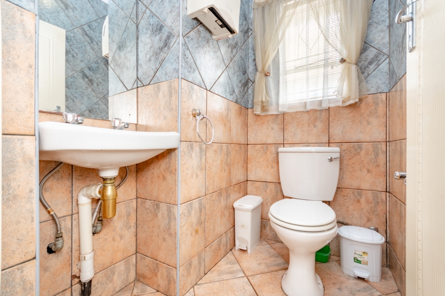 4 Bedroom Property for Sale in Glen Marais Gauteng