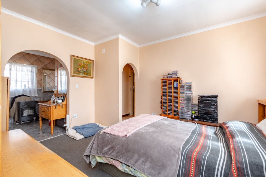 4 Bedroom Property for Sale in Glen Marais Gauteng