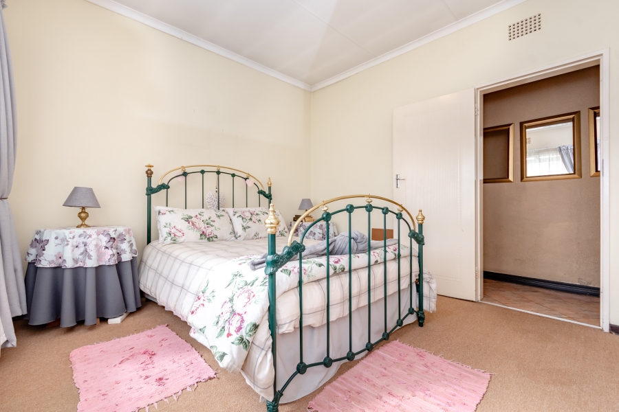 4 Bedroom Property for Sale in Glen Marais Gauteng