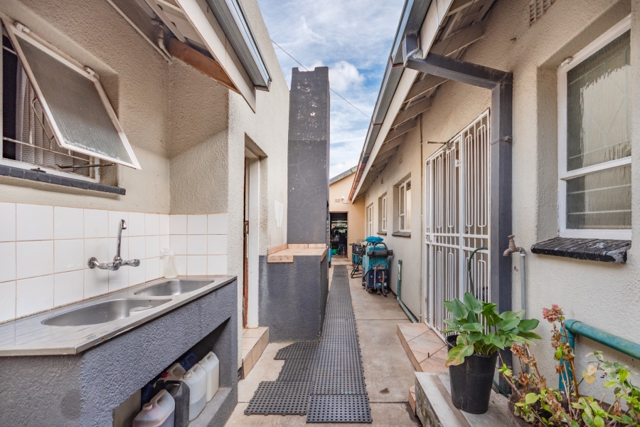 4 Bedroom Property for Sale in Glen Marais Gauteng