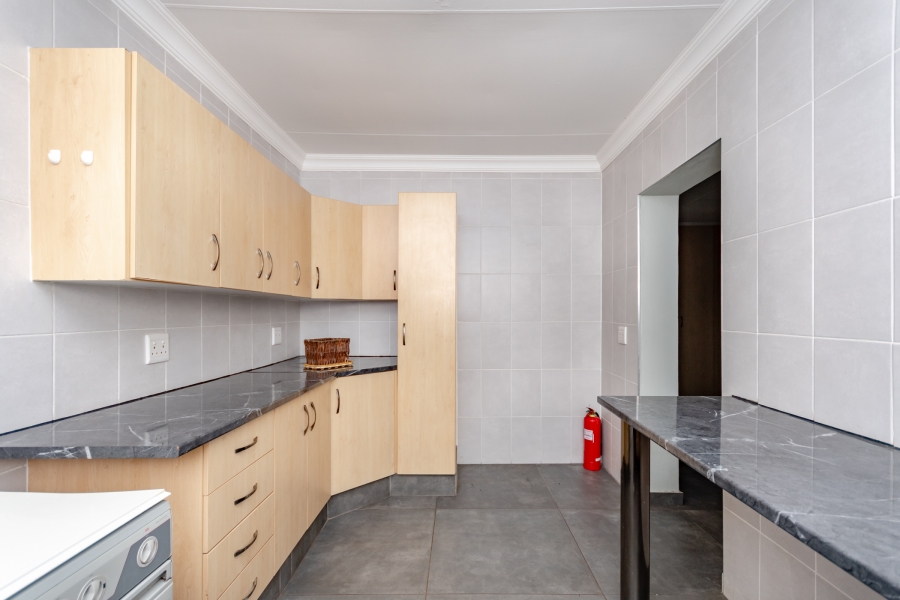 4 Bedroom Property for Sale in Glen Marais Gauteng