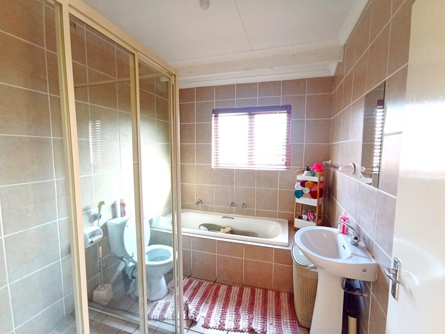 2 Bedroom Property for Sale in Winchester Hills Gauteng