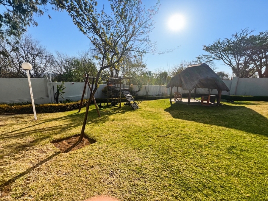 2 Bedroom Property for Sale in Sunninghill Gauteng