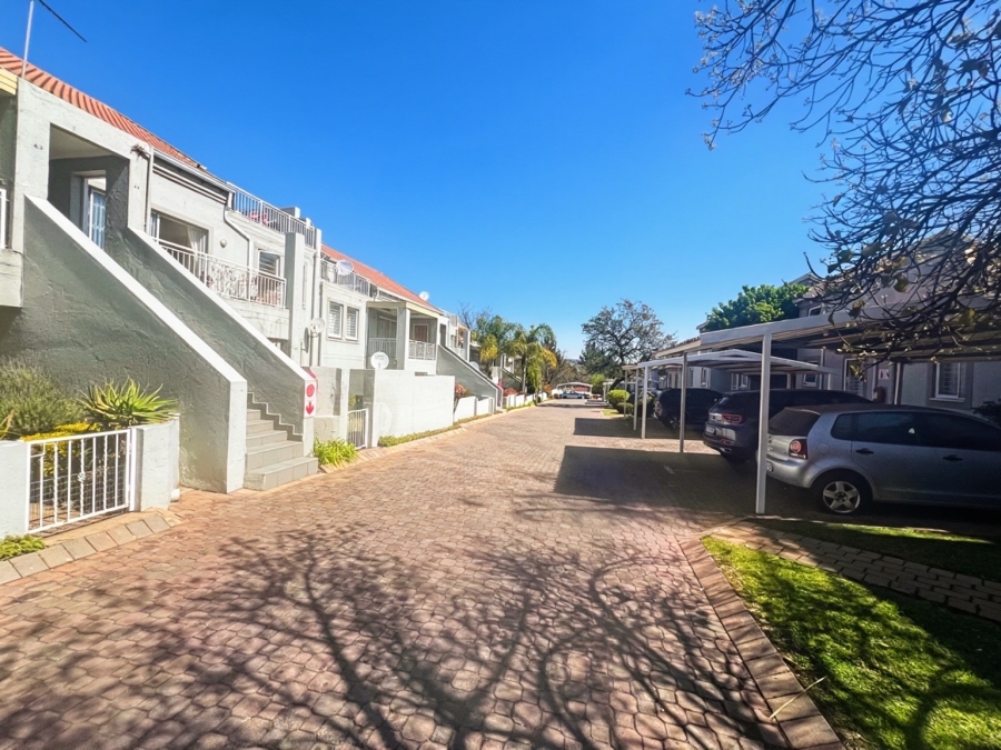 2 Bedroom Property for Sale in Sunninghill Gauteng