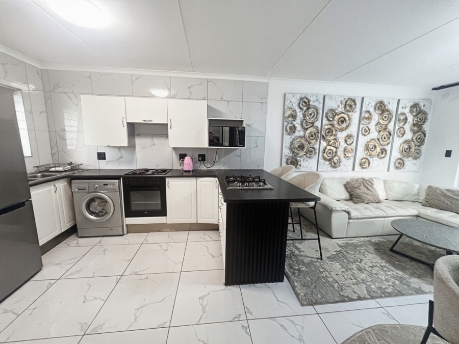 2 Bedroom Property for Sale in Sunninghill Gauteng