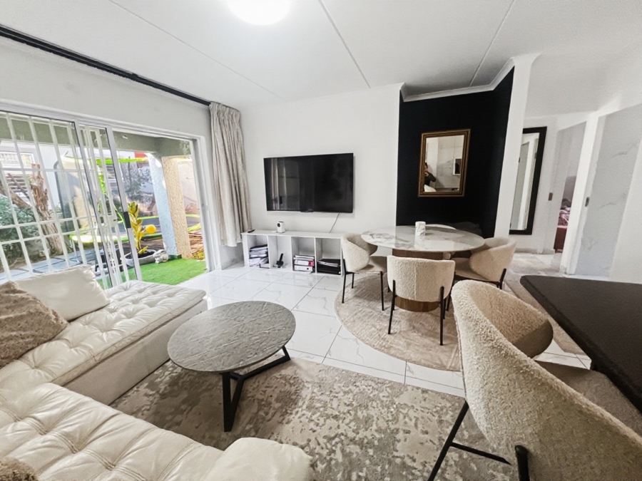 2 Bedroom Property for Sale in Sunninghill Gauteng