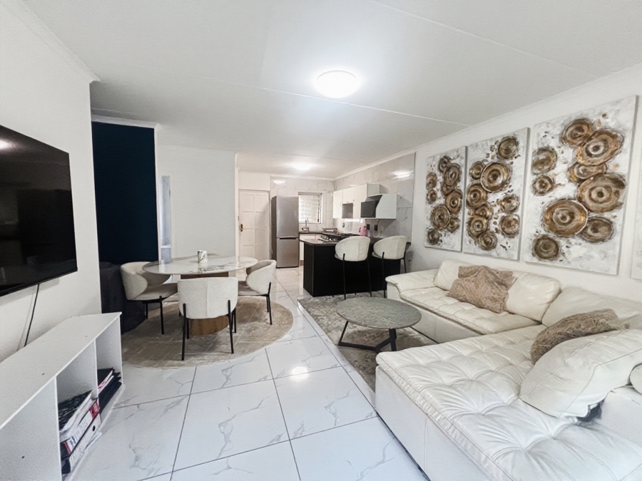 2 Bedroom Property for Sale in Sunninghill Gauteng