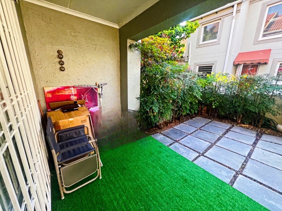 2 Bedroom Property for Sale in Sunninghill Gauteng
