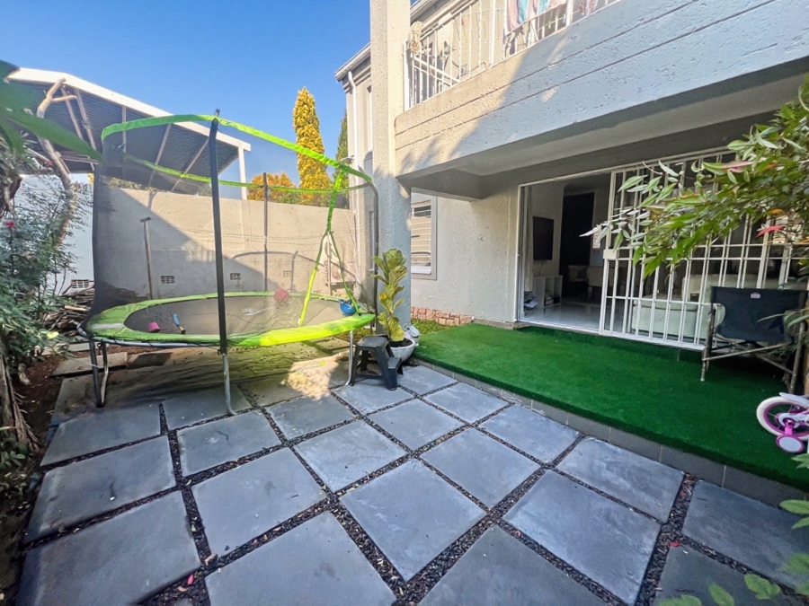 2 Bedroom Property for Sale in Sunninghill Gauteng