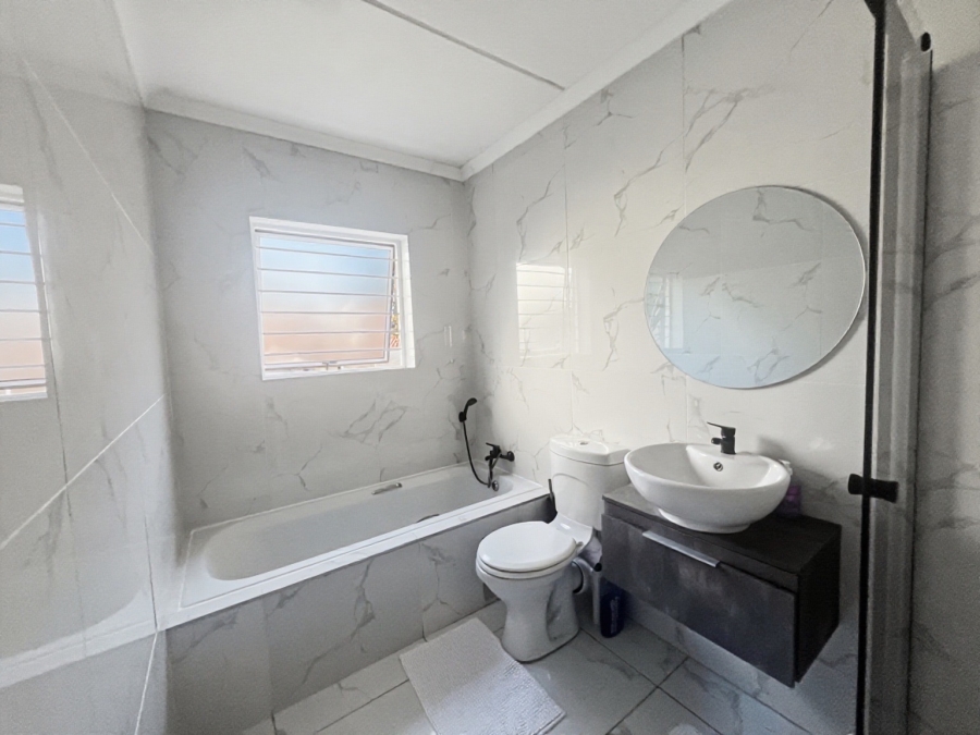 2 Bedroom Property for Sale in Sunninghill Gauteng