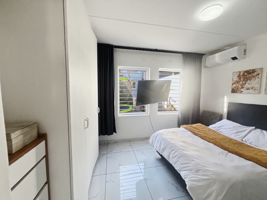 2 Bedroom Property for Sale in Sunninghill Gauteng
