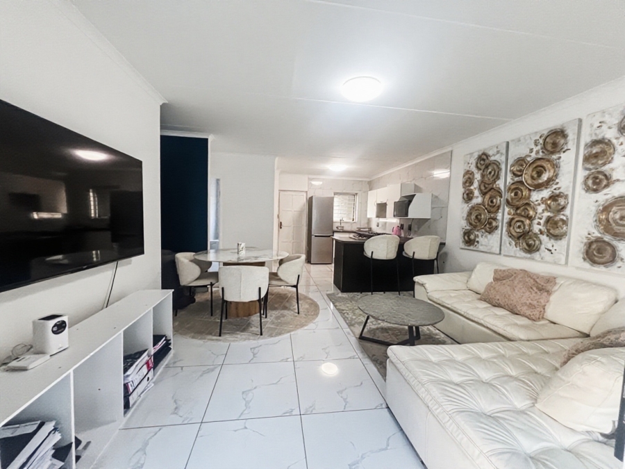 2 Bedroom Property for Sale in Sunninghill Gauteng