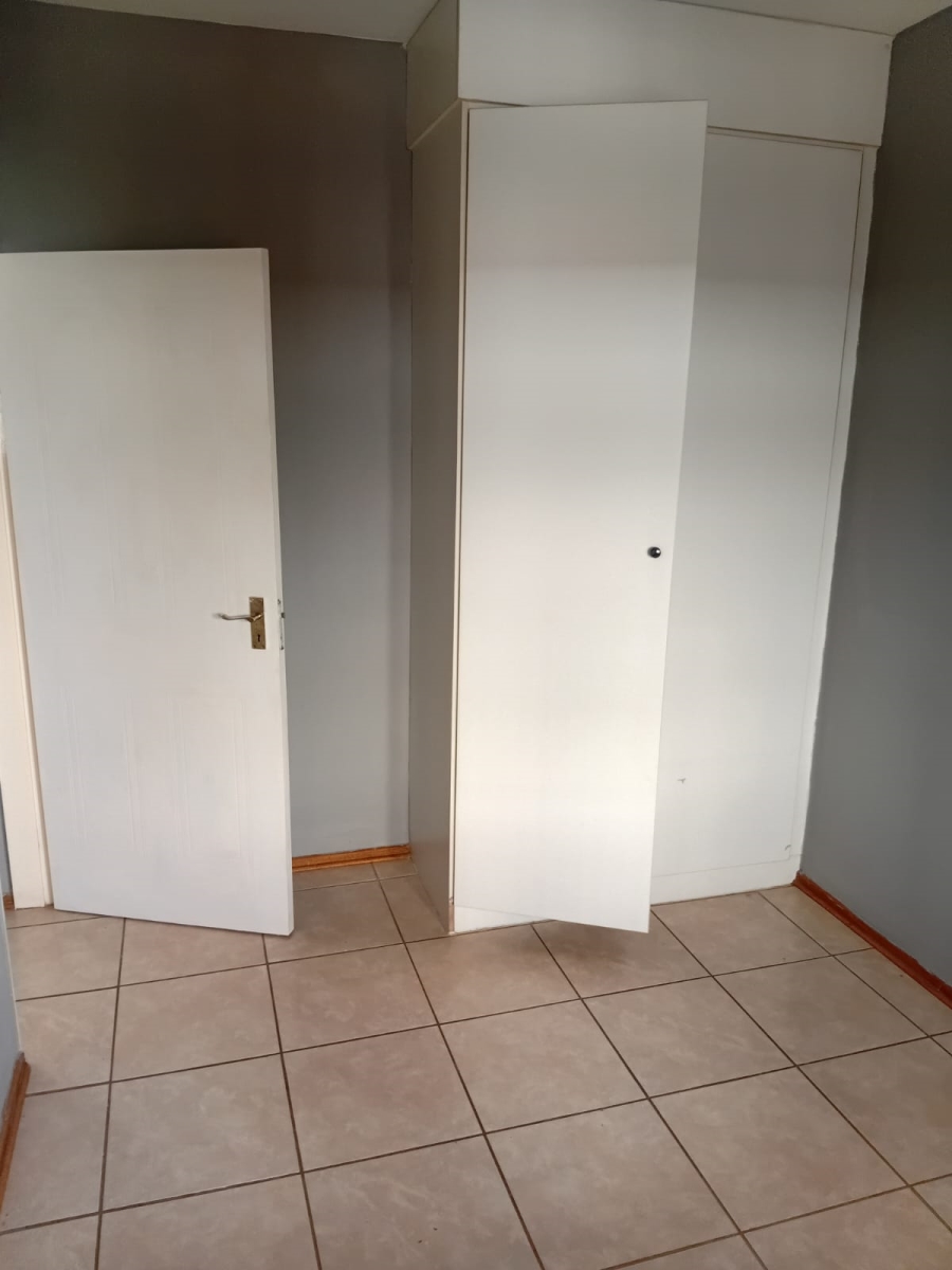 To Let 2 Bedroom Property for Rent in Hesteapark Gauteng