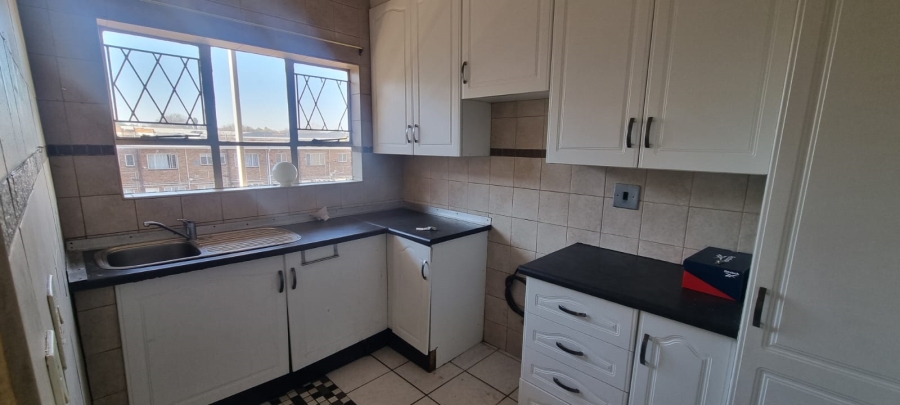 To Let 2 Bedroom Property for Rent in Parkdene Gauteng