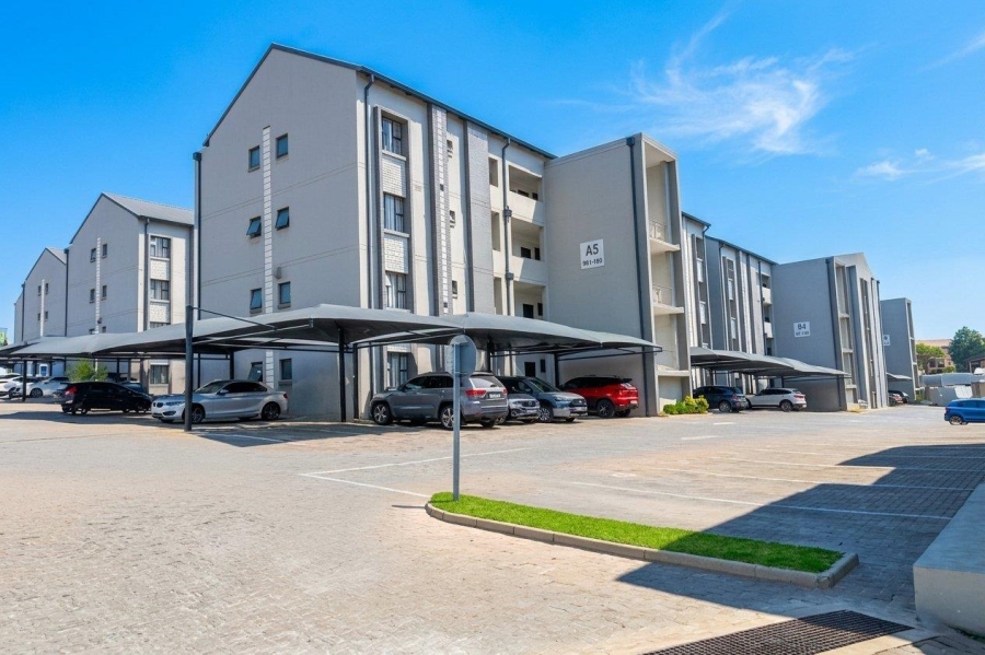 1 Bedroom Property for Sale in Halfway Gardens Gauteng
