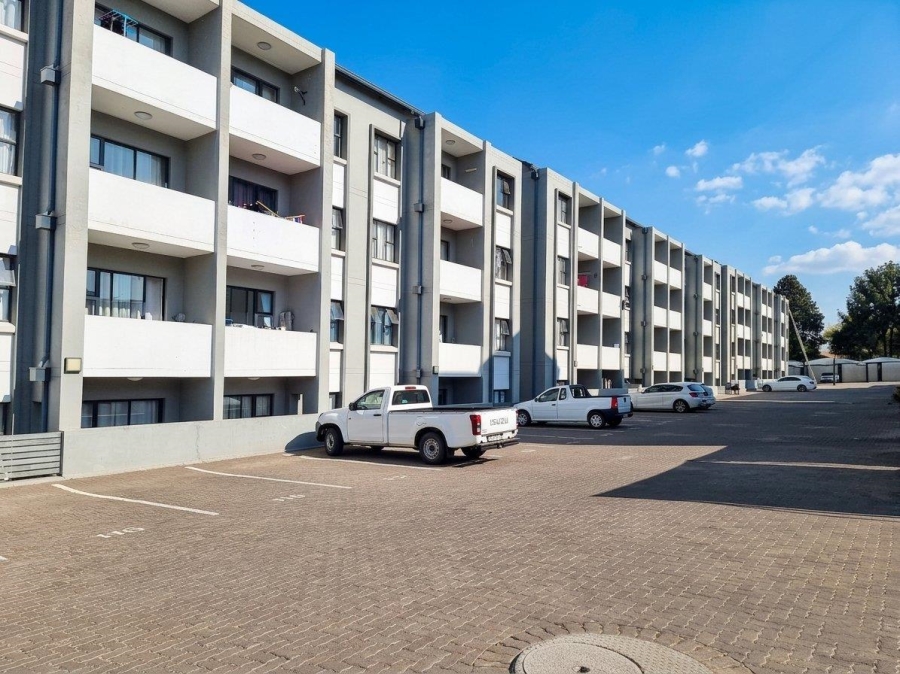 1 Bedroom Property for Sale in Halfway Gardens Gauteng