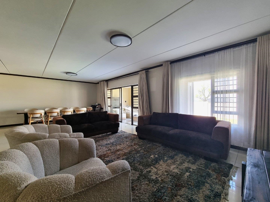 4 Bedroom Property for Sale in Carlswald Gauteng