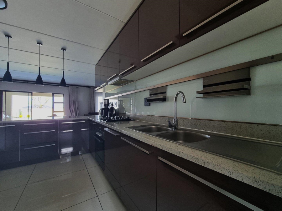 4 Bedroom Property for Sale in Carlswald Gauteng