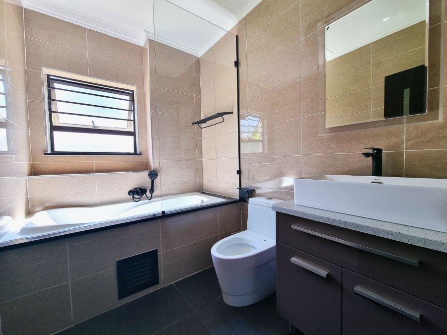 4 Bedroom Property for Sale in Carlswald Gauteng