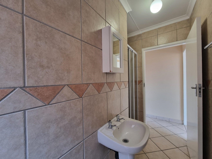 2 Bedroom Property for Sale in Vorna Valley Gauteng