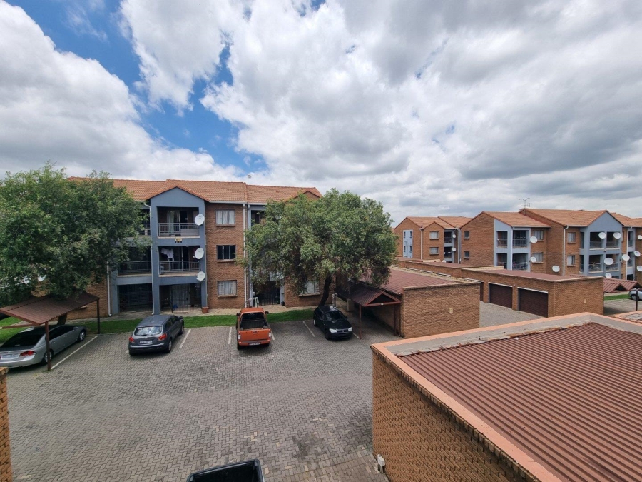 2 Bedroom Property for Sale in Vorna Valley Gauteng