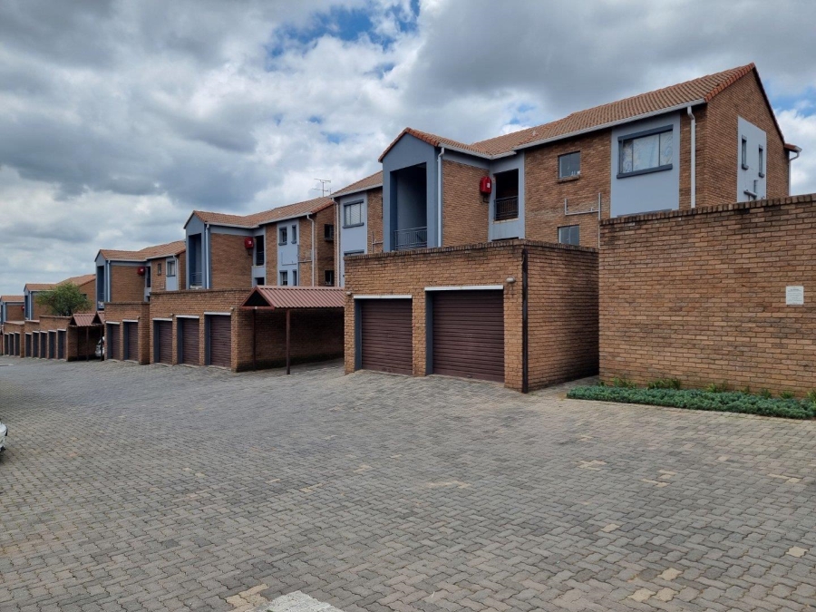 2 Bedroom Property for Sale in Vorna Valley Gauteng
