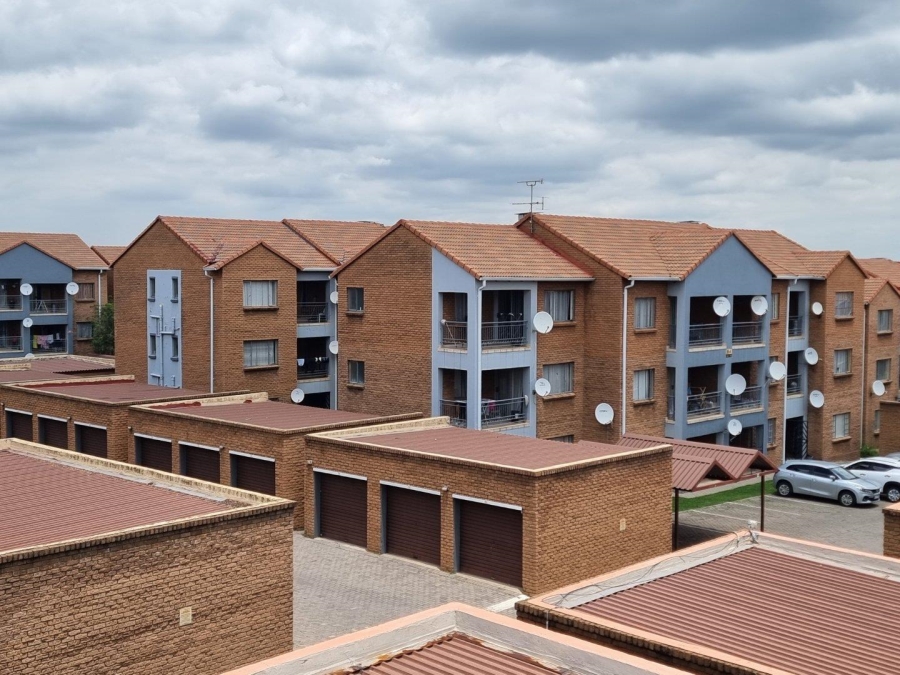 2 Bedroom Property for Sale in Vorna Valley Gauteng