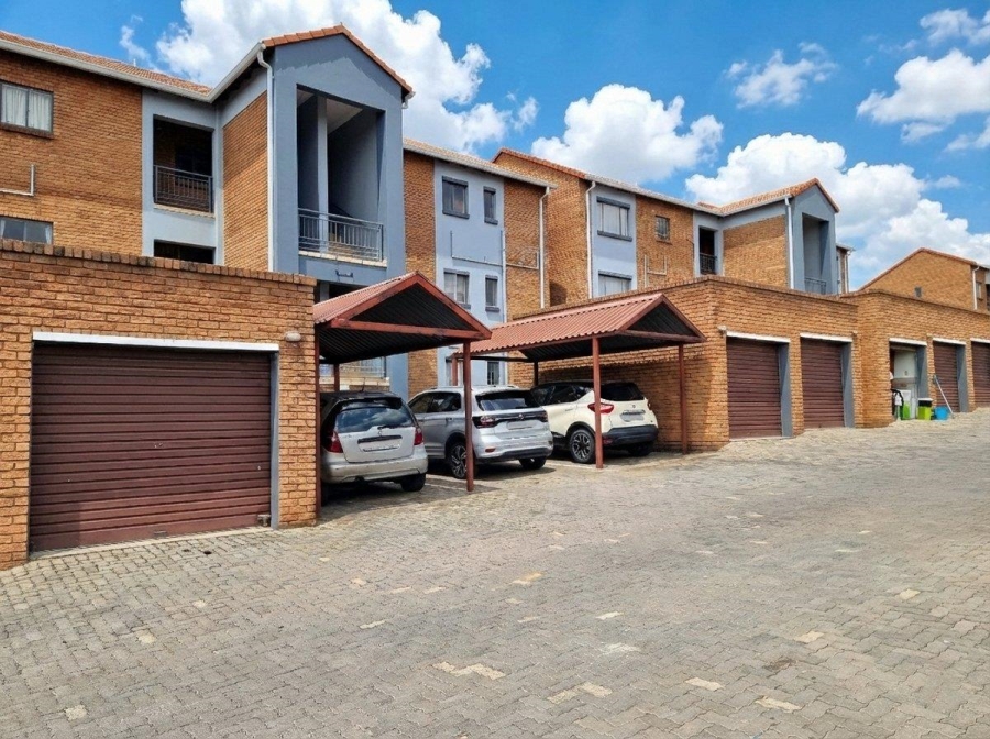 2 Bedroom Property for Sale in Vorna Valley Gauteng