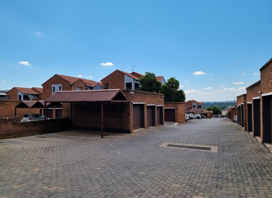 2 Bedroom Property for Sale in Vorna Valley Gauteng
