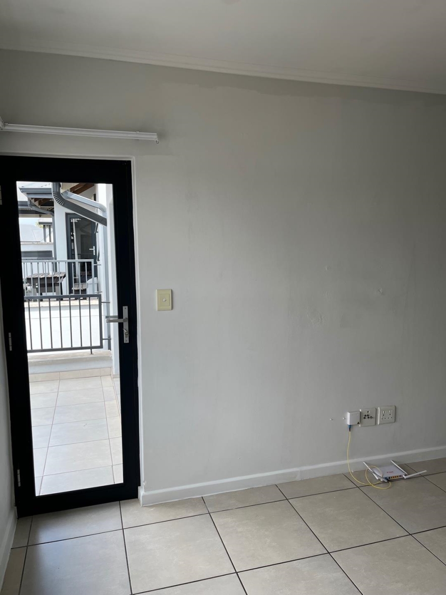 1 Bedroom Property for Sale in Olivedale Gauteng