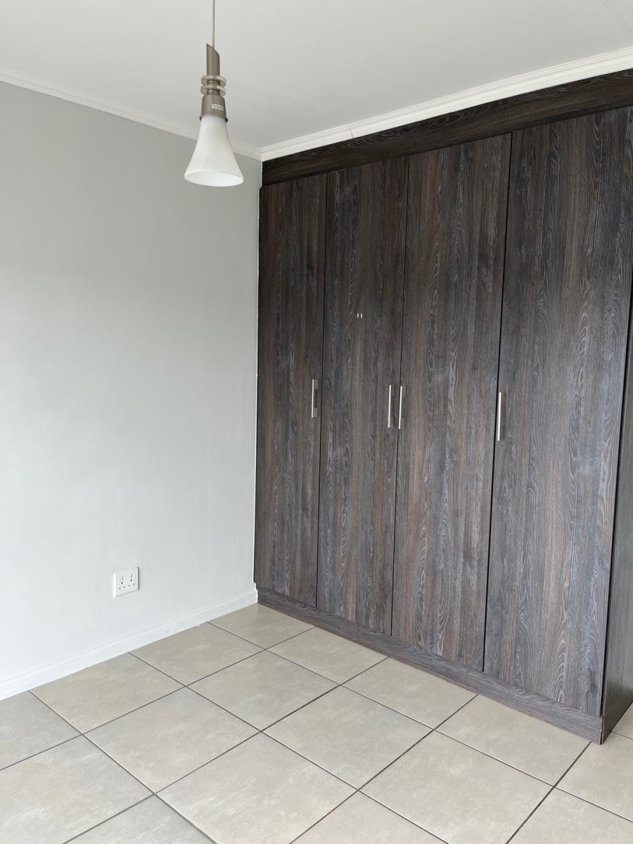 1 Bedroom Property for Sale in Olivedale Gauteng