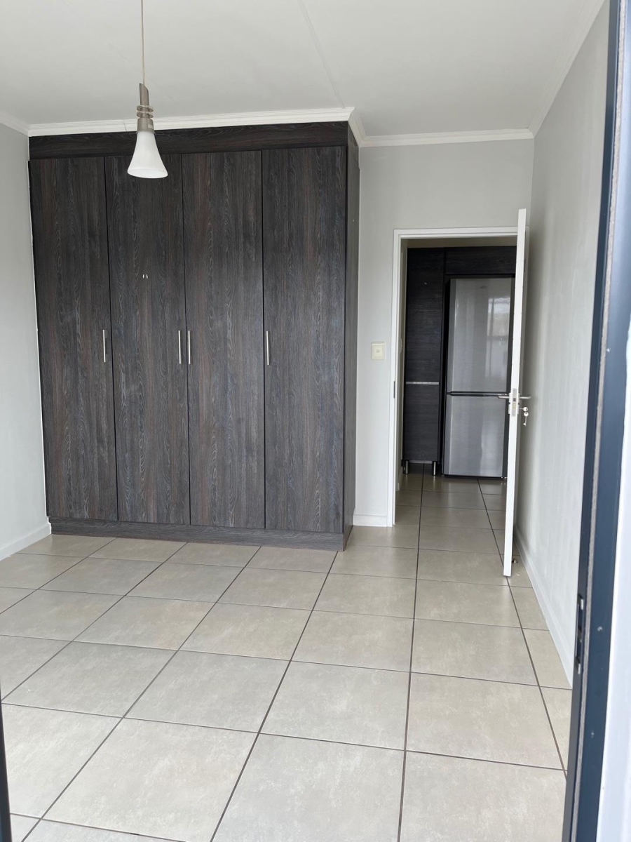 1 Bedroom Property for Sale in Olivedale Gauteng