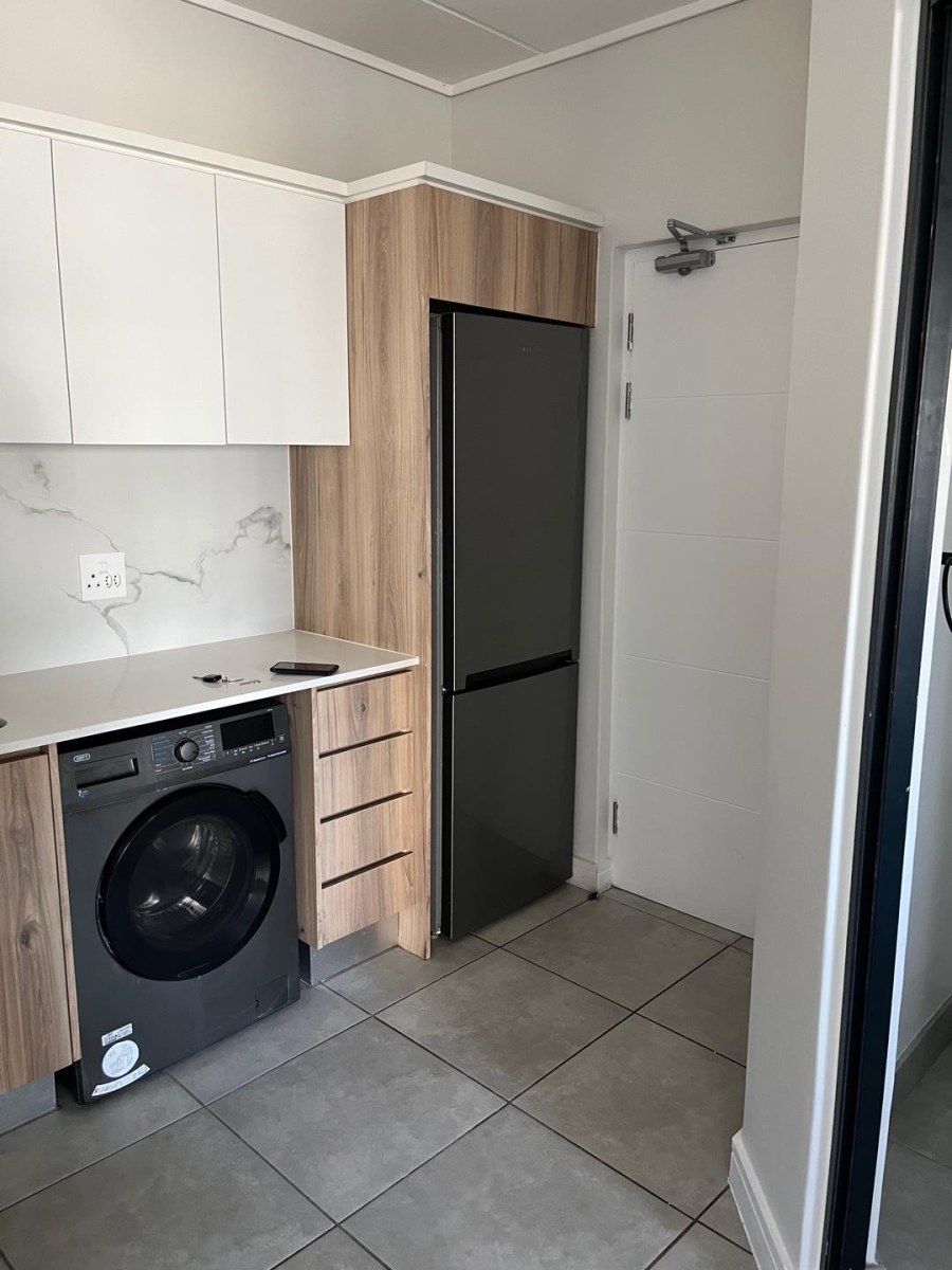 1 Bedroom Property for Sale in Waterfall Gauteng