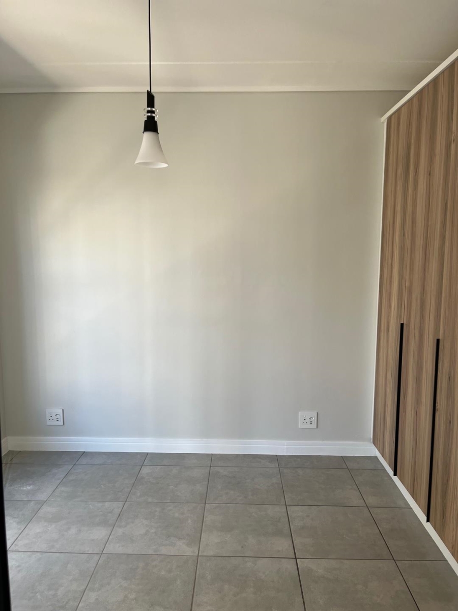 1 Bedroom Property for Sale in Waterfall Gauteng