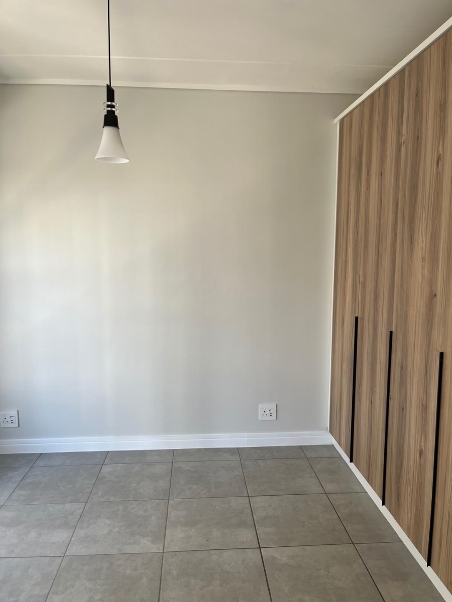 1 Bedroom Property for Sale in Waterfall Gauteng
