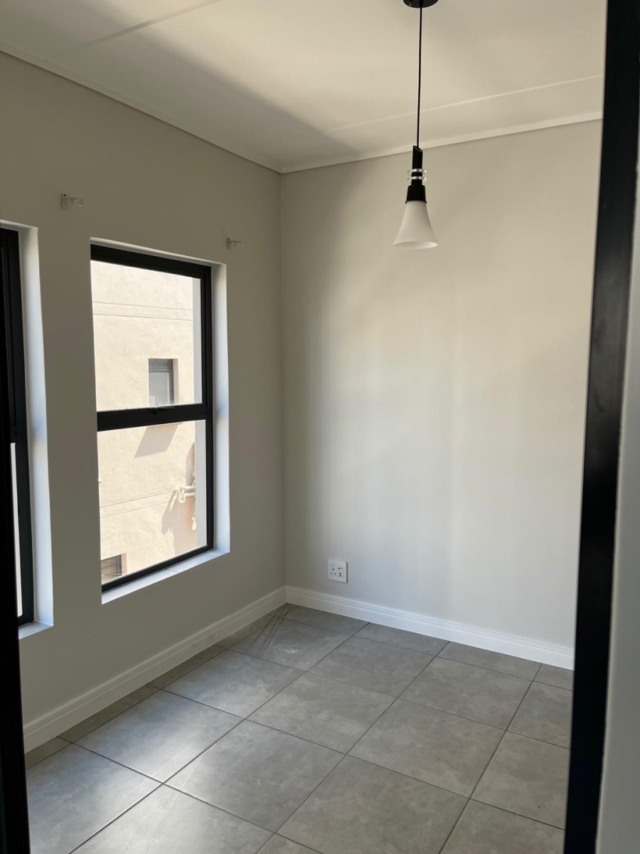 1 Bedroom Property for Sale in Waterfall Gauteng